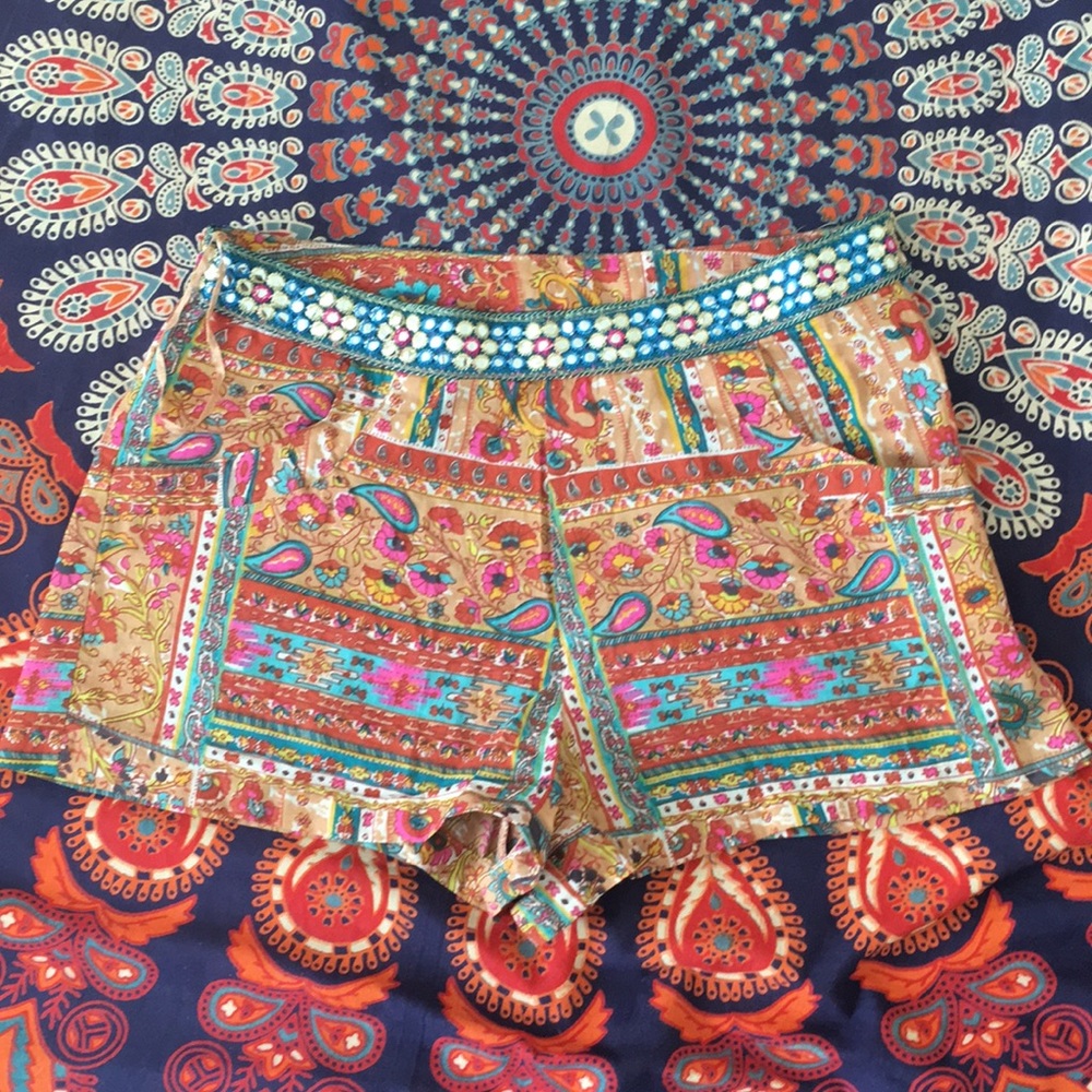 beautiful boho patterned high waisted shorts!